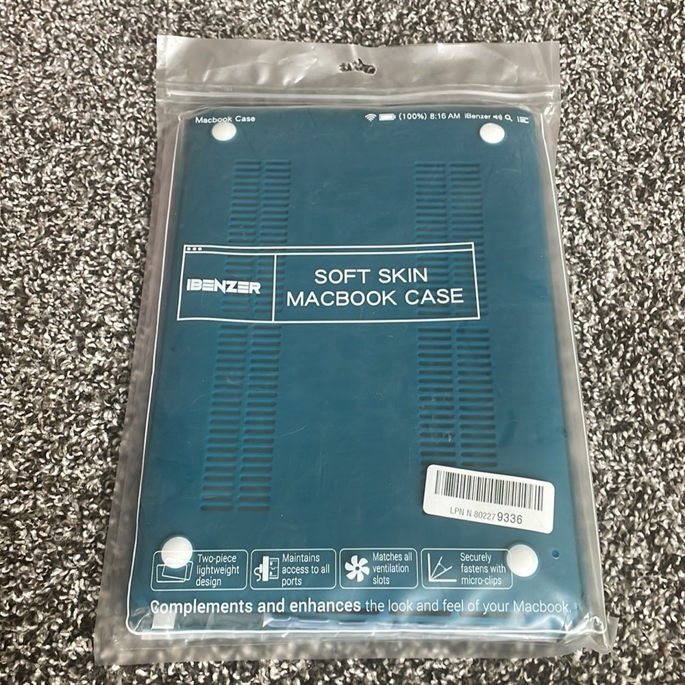 MACBOOK CASE, NWT
